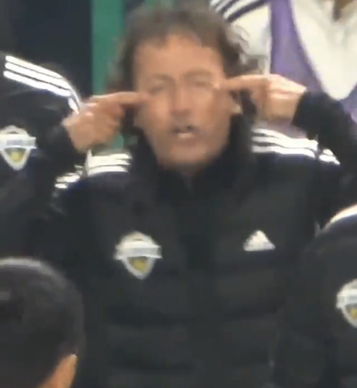 "FIFA '해석' 구하자" 타노스 코치 인종차별 징계→전북 재심 청구……