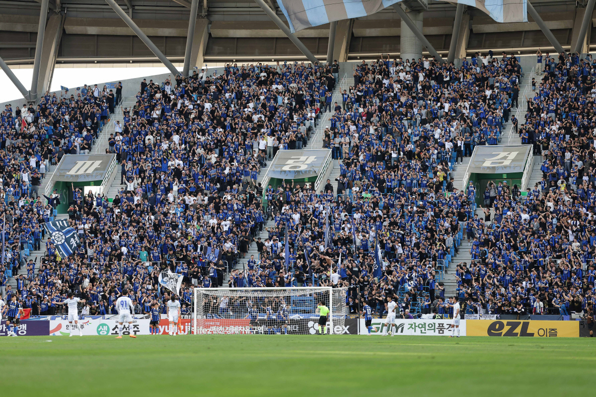 서울 이랜드, 팬 프렌들리 클럽상 1~3차 싹쓸이 '기염'...인천, 풀…