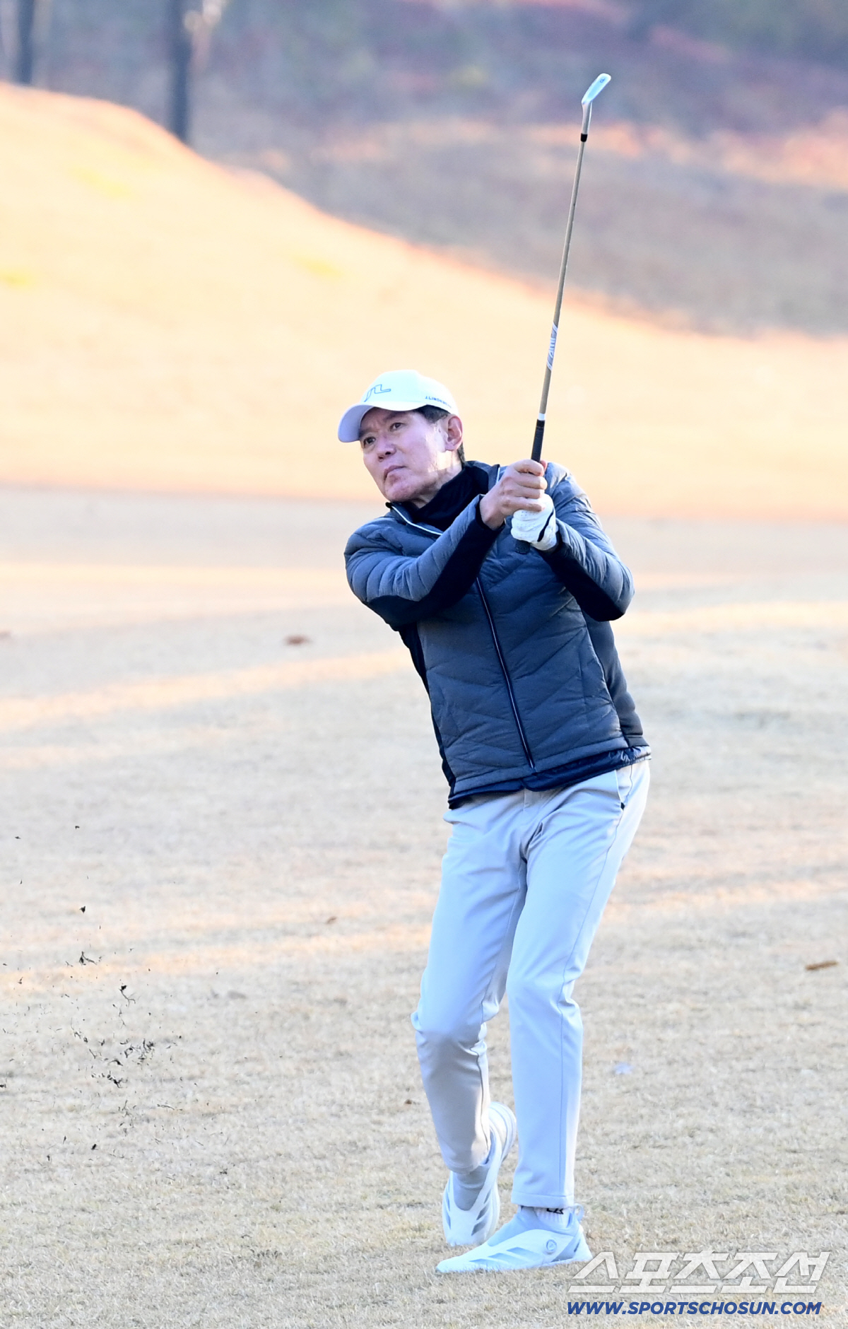 [포토] 이강철 감독, 그린을 노린다