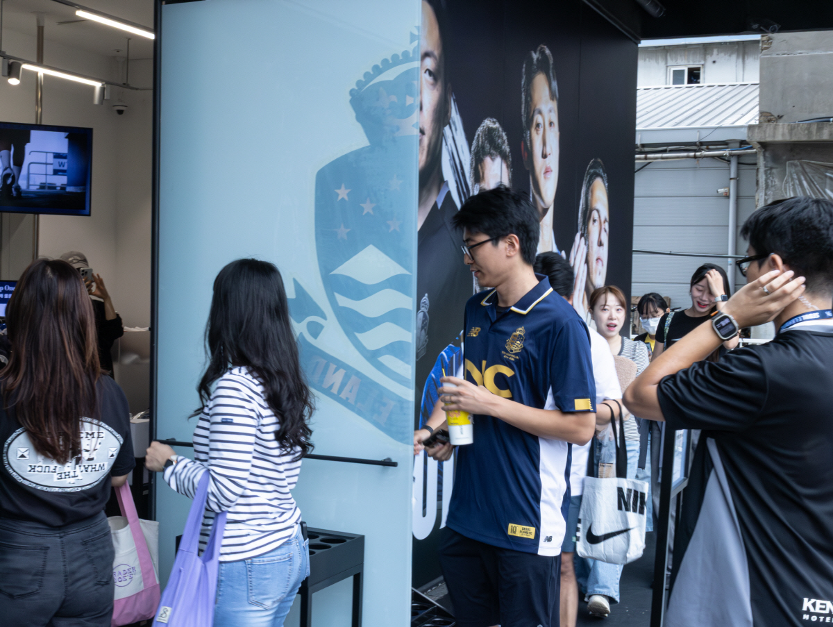 '팬서비스는 우리가 1등' 서울 이랜드, 올 시즌 팬프렌들리 클럽상 '1…