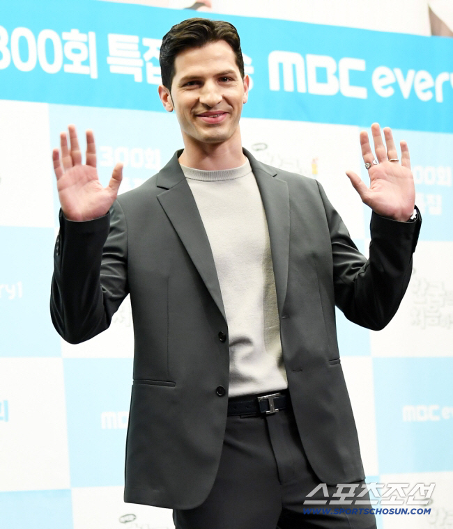 [전문] '역사왜곡 발언 논란' 송진우 이어 알베르토도 고개 숙였다…"경…