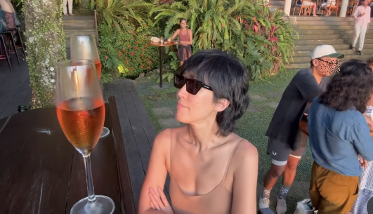 홍진경, 갑자기 미국에서 포착...이혼 세 달만에 한국 떠났다 "급하게 …