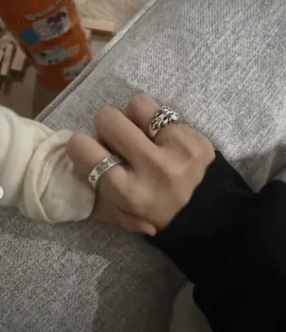 남편 없이 한국 떠난 '이상해 며느리' 김윤지, 의미심장 SNS "좋은 …