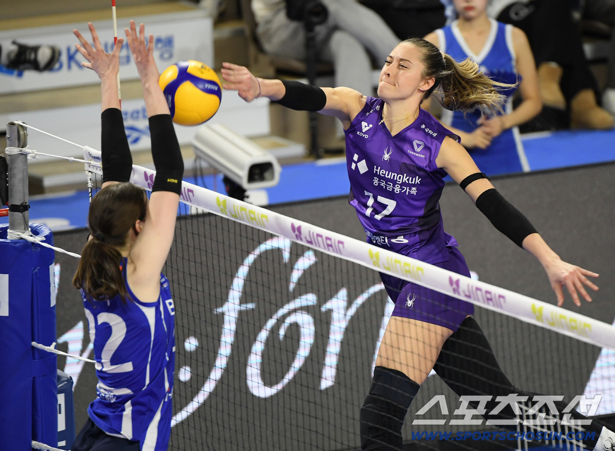 [포토] 레베카의 시원한 스파이크