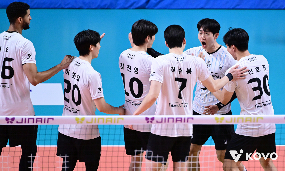 '레오-신호진-허수봉 제대로 터졌다' 현대캐피탈, '알리 빠진' 우리카드…