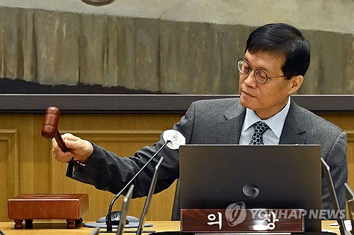 한은총재 "고환율에 따른 금융위기 걱정은 없지만 물가 우려"