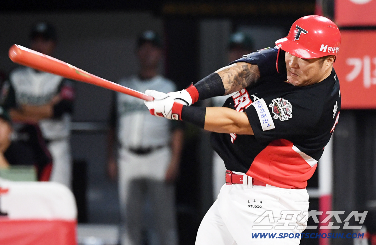마흔 둘 타격장인이 FA 시장에 던진 파문, 삼성의 베팅한도와 KIA의 …