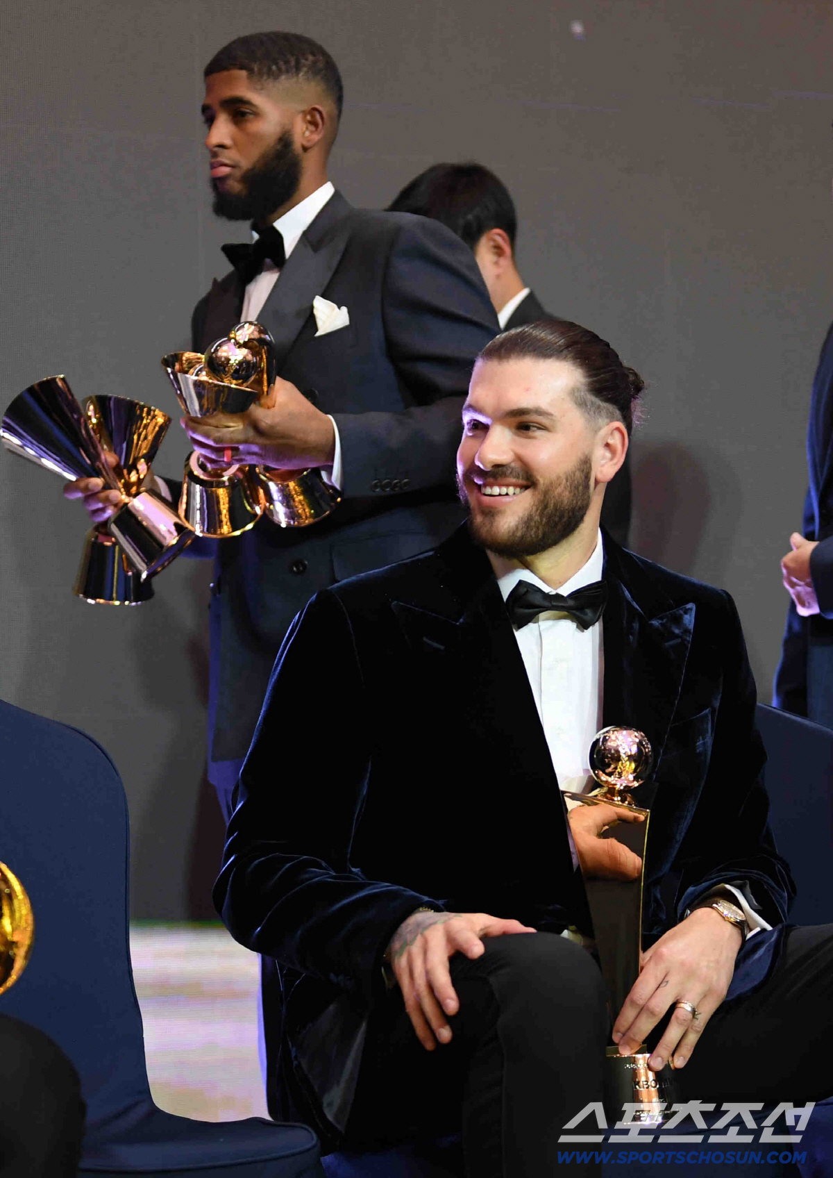 투수 4관왕 MVP 폰세는 떠나고? 타자 3관왕 디아즈는 남았다!...양…