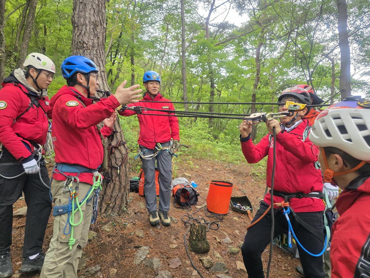 대한산악구조협회, '2025 주요숲길 사고 예방사업' 전국 20개소서 성…