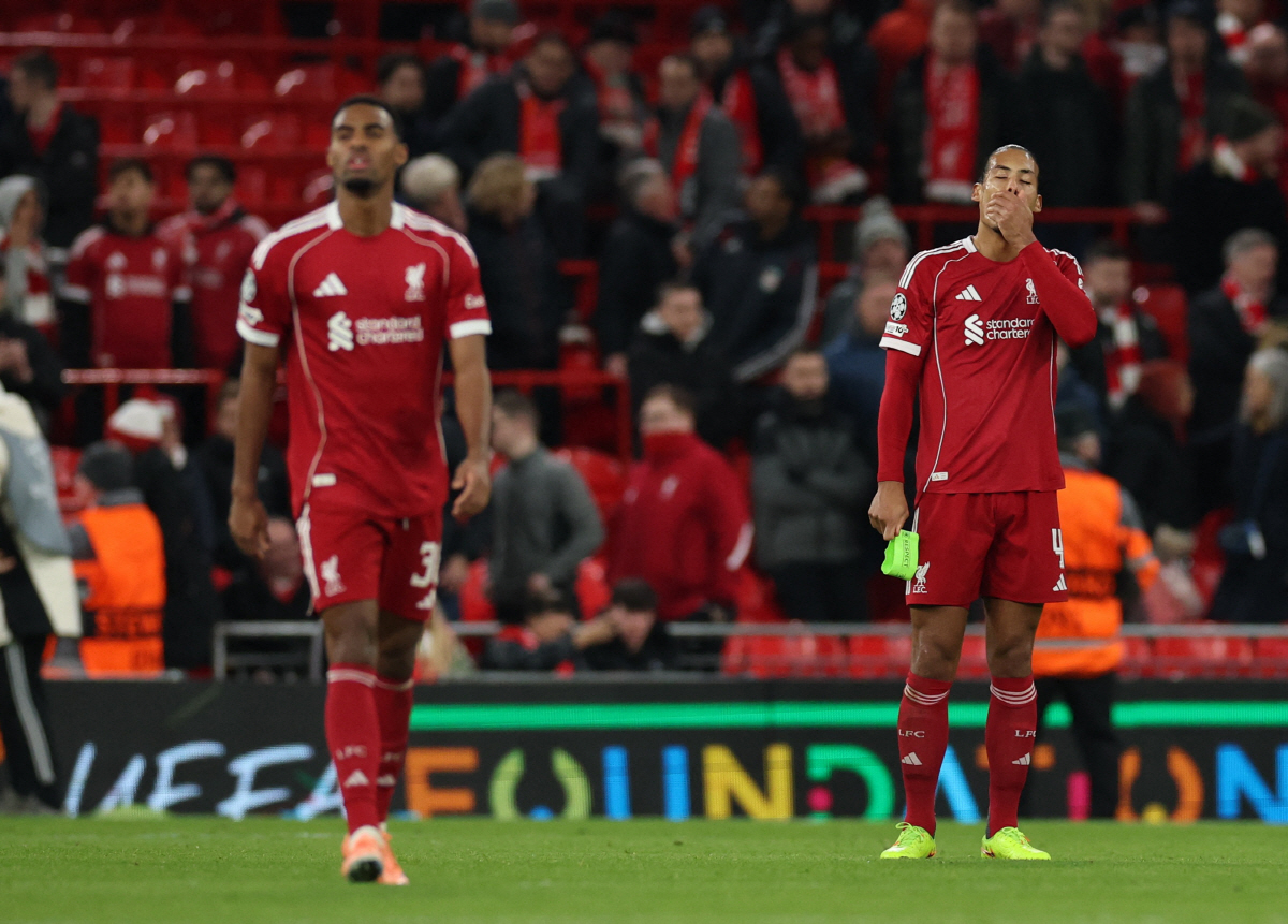 72년 만의 大굴욕! '레전드' 제라드도 화났다 "감독이 답을 찾아라"……