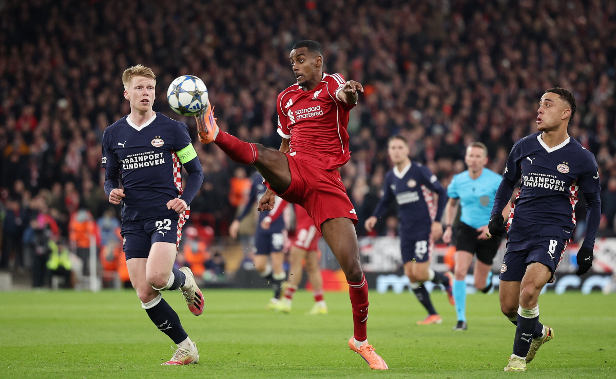 "손흥민 태어나고 처음" 활짝 열린 안필드의 골문…동네북 리버풀, 또또또…