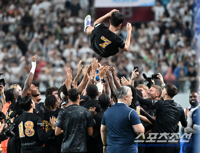 "런던으로 돌아가 팬들 만나고 싶다" 손흥민, 토트넘 '전격복귀'...다…