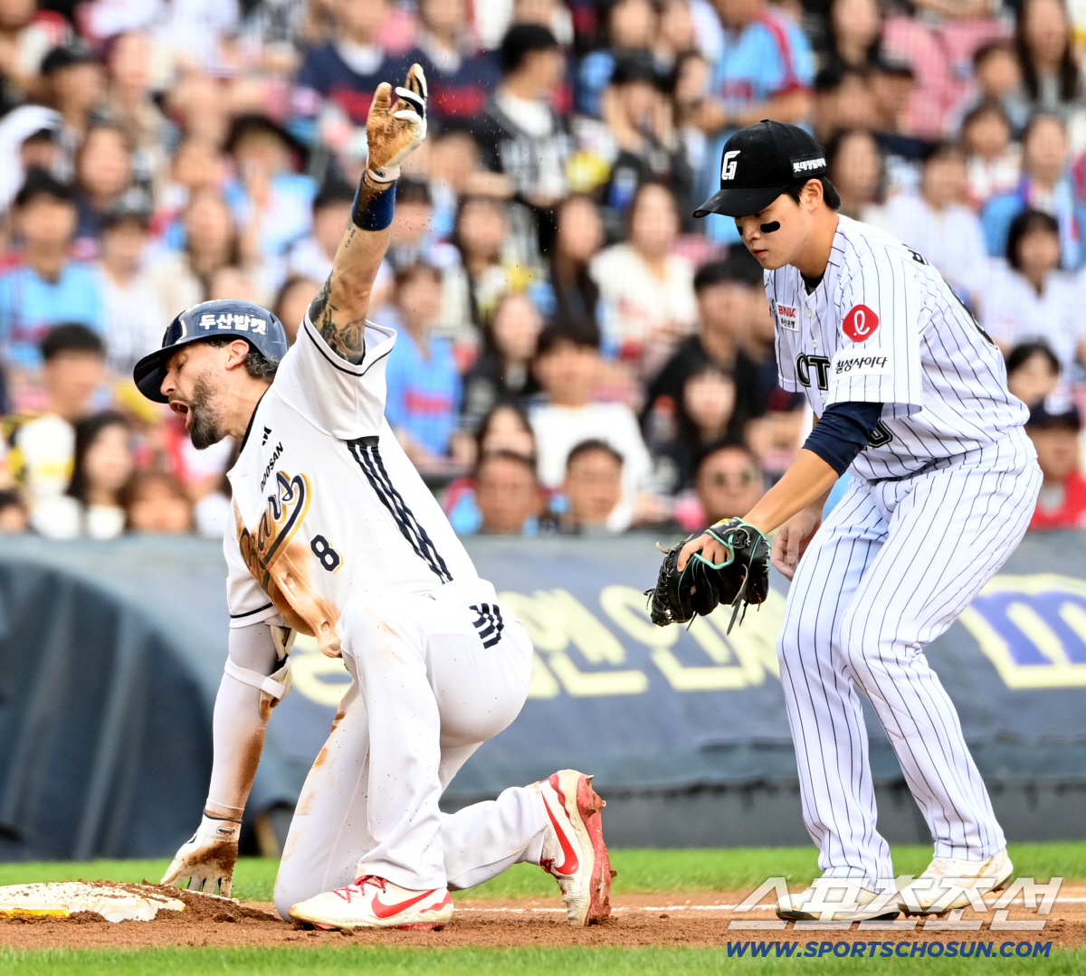 그 나이스하던 '차기 주장'은, 왜 두산에 폭탄을 던졌나...풀기 힘든 …