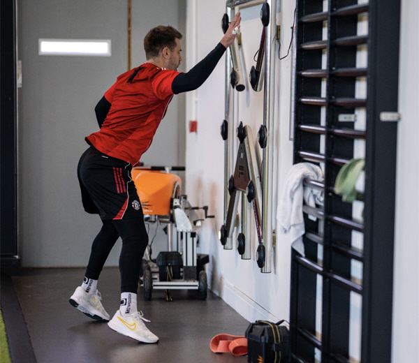 "박지성과 동병상련" 1029일째 뛰지 못한 맨유 NO.3의 숙명, 누가…