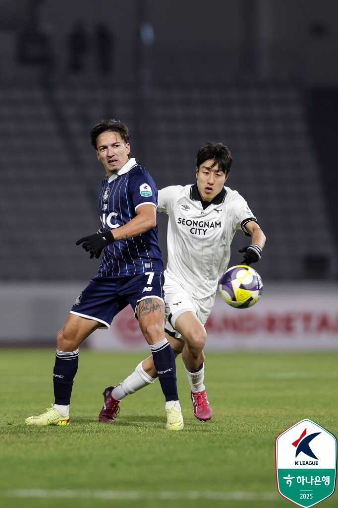 '5위의 기적' 성남, 또 한번 드라마 썼다...이랜드 1대0으로 꺾고 …