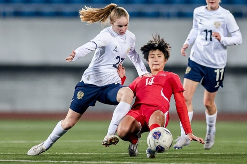 북러, 체육분야도 교류확대…여자축구·아이스하키 경기 잇달아