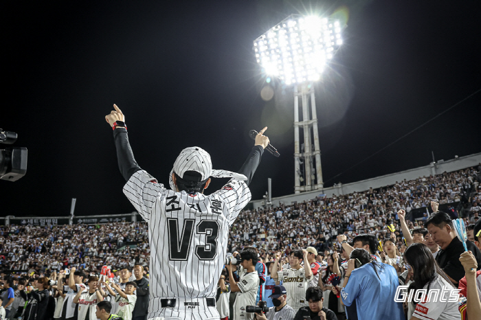 471억 FA 광풍 속 '침묵'…일단 한고비 넘었다 → 내년 '최대어' …