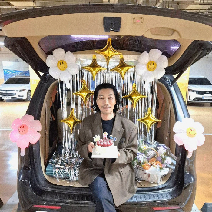 [SCin스타] “이런 건 처음” 최귀화, 신입 매니저 깜짝 이벤트에 감동