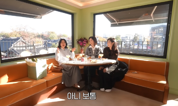 유동근♥전인화 '미모의 일반인 딸' 최초공개..."성형수술로 부모님 닮아…