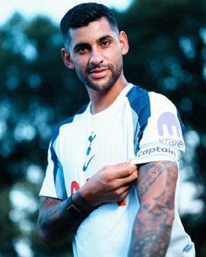 英매체 작심 발언, '아시아 최초 토트넘 주장' 손흥민 공백 폭발했다 