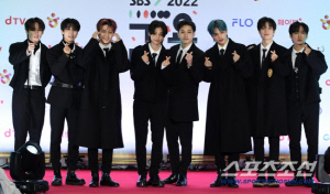 스트레이 키즈, 홍콩 화재 참사에 100만 홍콩달러 기부 