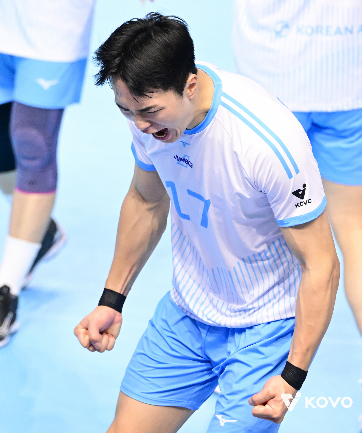 '허리통증' 2m1 거포 이탈 → 복귀 시기는? "대표팀에서 얻은 부상인…