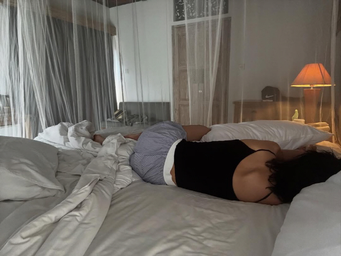 홍진경, 40kg대로 빠진 뒤 '뼈말라' 비키니 자태...인생 휴가서 힐…