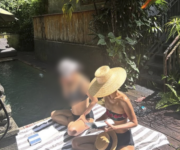 홍진경, 40kg대로 빠진 뒤 '뼈말라' 비키니 자태...인생 휴가서 힐…