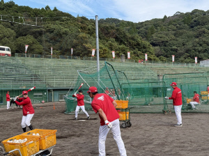 '감독 재계약의 비밀' 대체 어떻게 1,2군 감독이 한 캠프에 공존했나