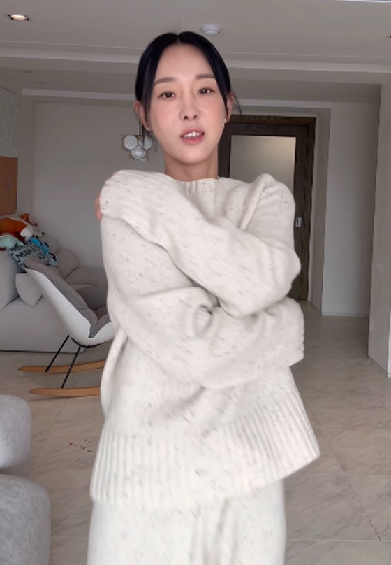 이지혜, 인중축소술 후 또 달라진 얼굴..."한달 금주했더니 1kg 빠져"