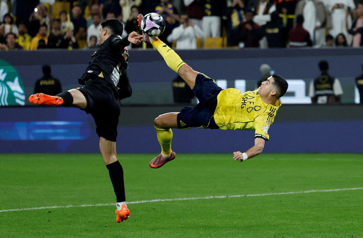 '아시아 역대 최고' 손흥민 진짜 미쳤다, 미쳤어...호날두, 메시 다음…