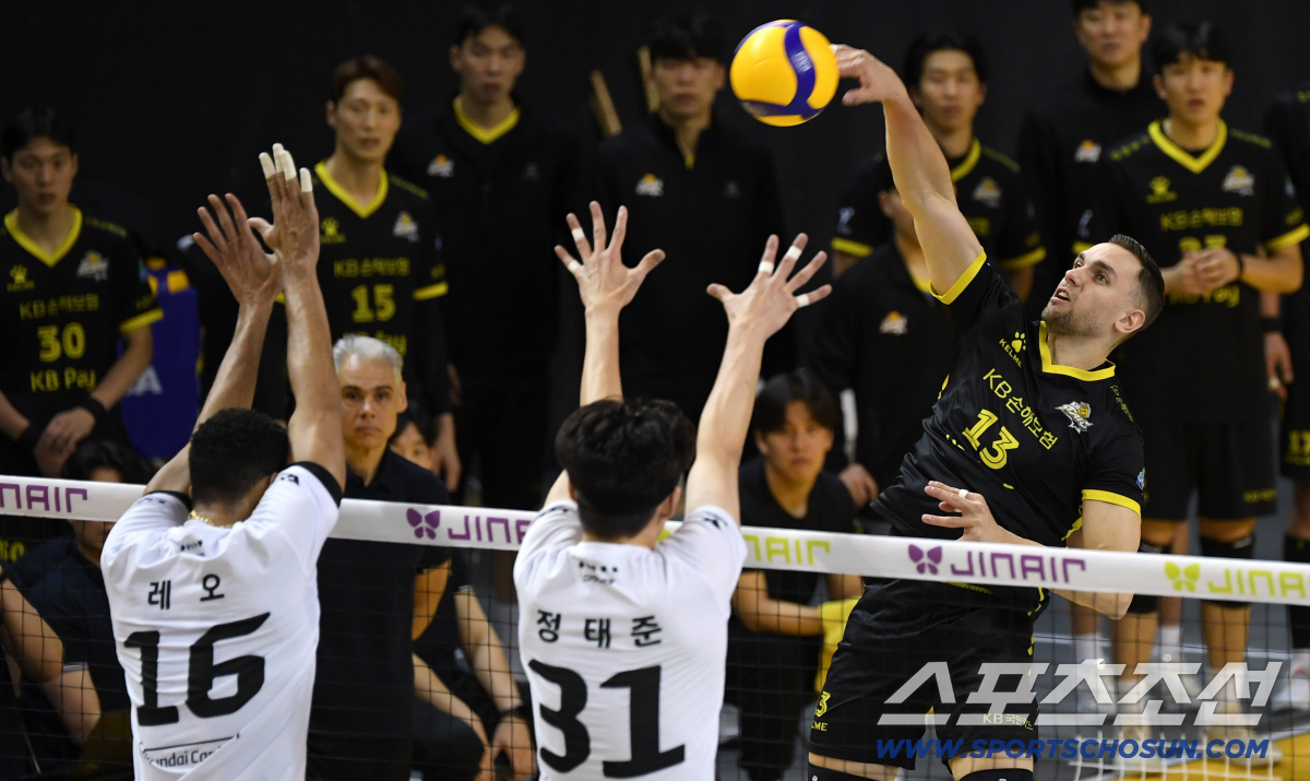 [포토] 비예나, 높은 타점