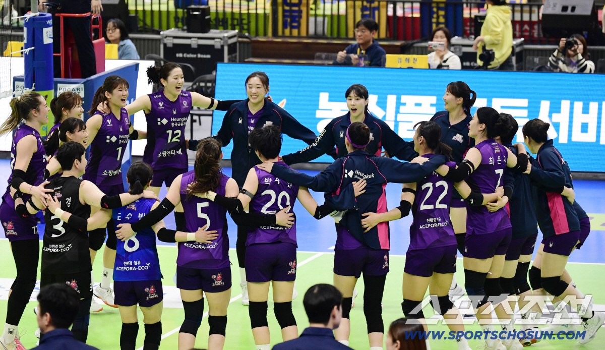 결과는 '셧아웃'이었는데, 내용은 '혈전'이었다…흥국생명, 현대건설 잡고…