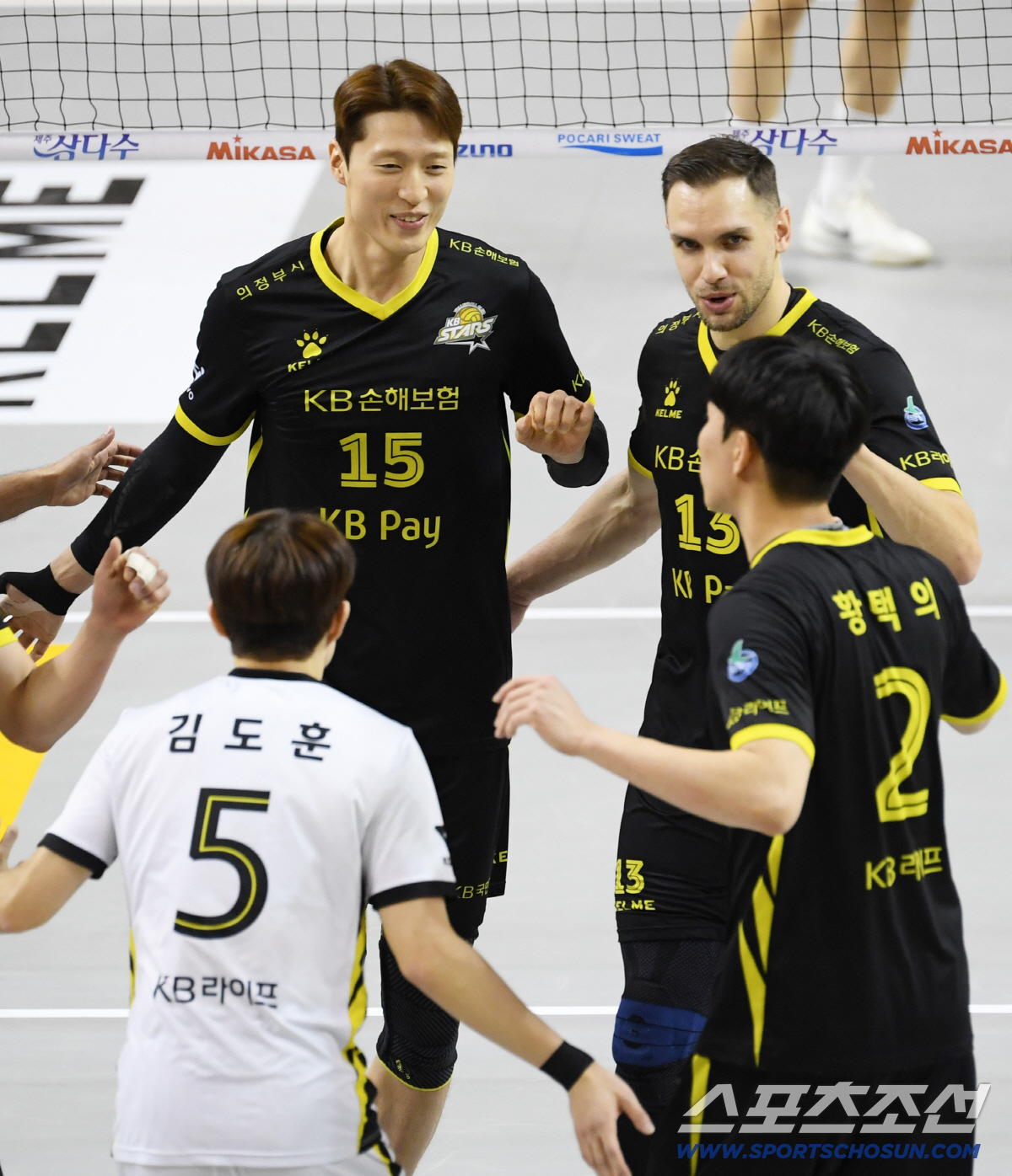 결과는 '셧아웃'이었는데, 내용은 '혈전'이었다…흥국생명, 현대건설 잡고…