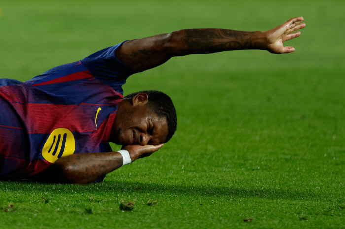 '으악' 맨유 청천벽력, 믿었던 바르셀로나의 배신...'주급 6억' 문제아 재복귀 가능성 "완전 영입 불투명"