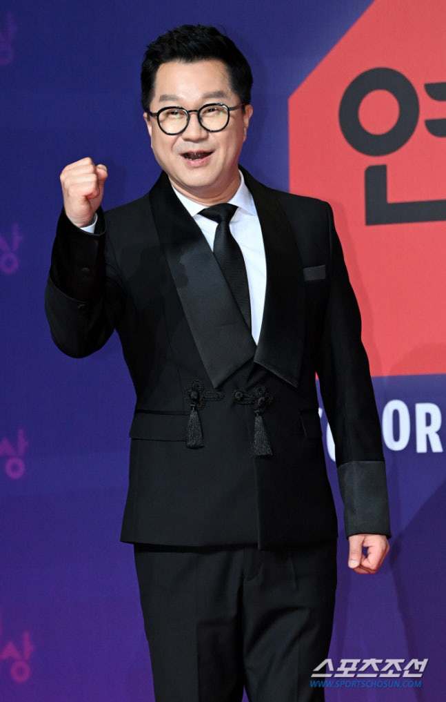 '56세' 지상렬, ♥16세 어린 신보람과 열애 인정..."상견례도 마쳤…