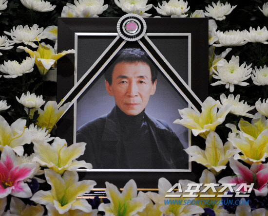 故 트위스트 김 "눈만 깜박였던 4년 투병, 아무도 찾아주지 않았다"..…