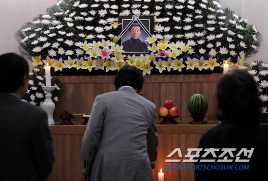 故 트위스트 김 "눈만 깜박였던 4년 투병, 아무도 찾아주지 않았다"..…