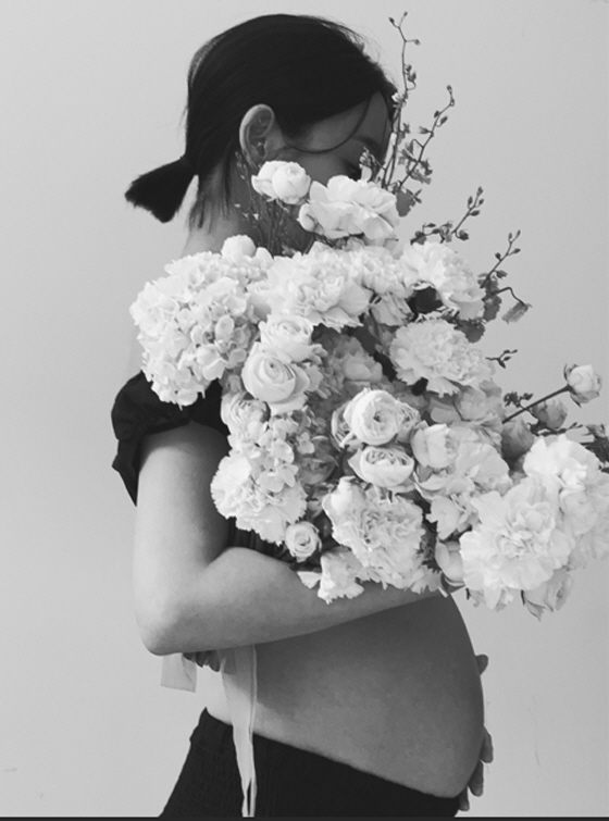 'AOA 출신' 유나, 27일 결혼 1년 9개월만 엄마 됐다 "세상에 태…