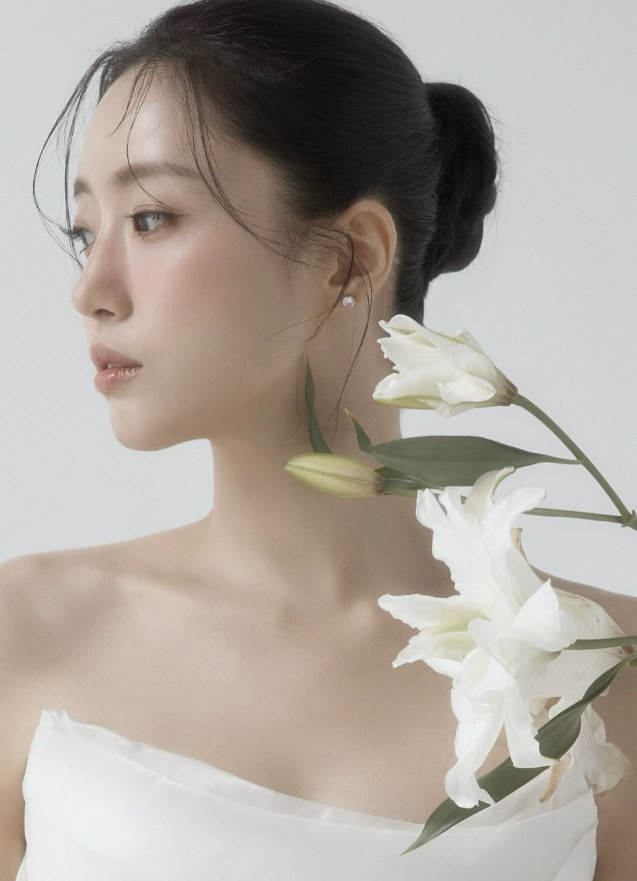 함은정, 초호화 6천만원 드레스 입고 '김병우 감독♥'과 오늘(30일) …