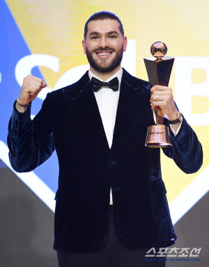 켈리와 페디의 장점만 묶은 역대급 투수가 한국서 온다! ML 선발투수 시장 최고 블루칩 각광, 총액 2000만달러급