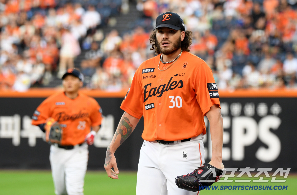 켈리와 페디의 장점만 묶은 역대급 투수가 한국서 온다! ML 선발투수 시…