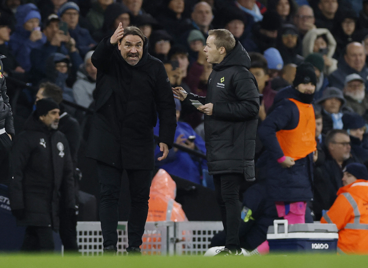 "맨시티 가짜 부상 '쇼' 하지마" 쓰러진 돈나룸마, 리즈 분노 폭발…태…