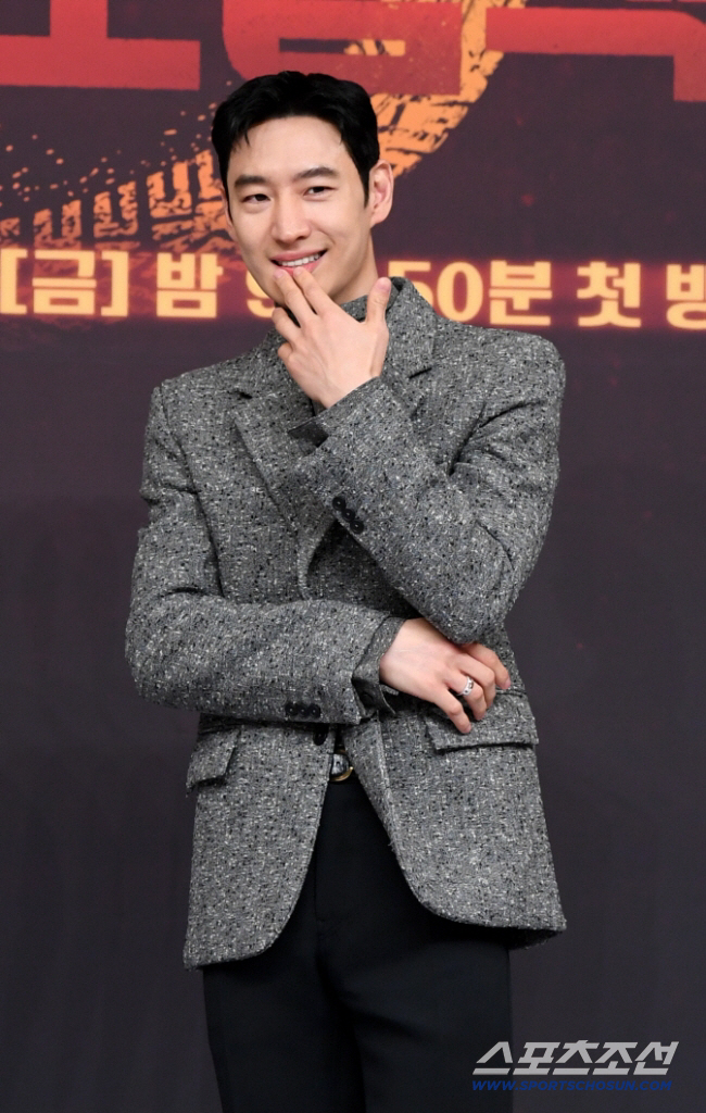 드디어 11.6% 돌파..'모범택시3' 이제훈, '중고차 빌런' 윤시윤 …