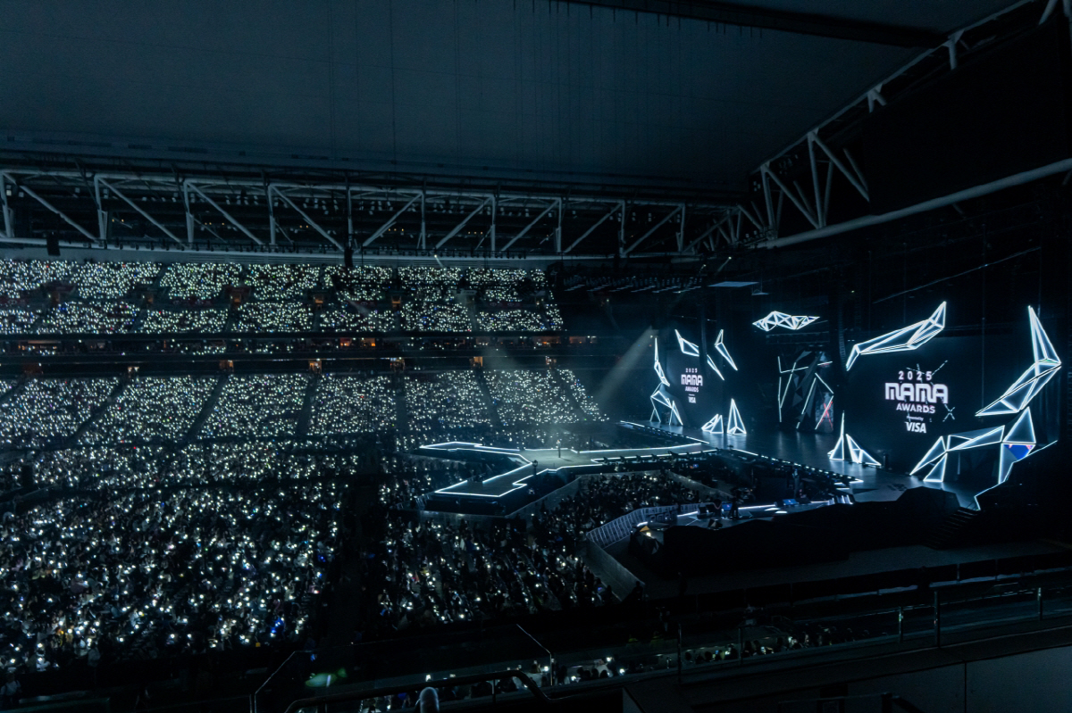 박보검 묵념→사자보이즈 취소…홍콩 대참사 속 웃음 사라진 '마마' 어땠나…