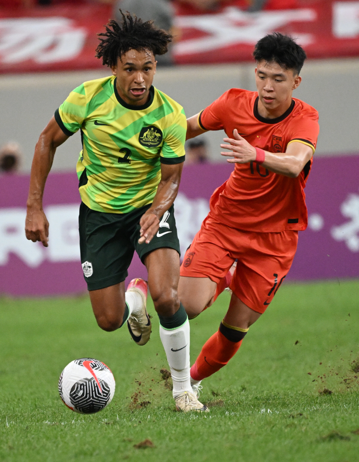 "레반도프스키 소속사랑 계약했대!" 19세 초신성 새 소식에 난리난 中,…