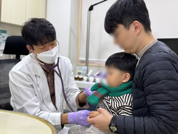 아이 기침·콧물, 감기인 줄 알았는데…겨울철 RSV 확산 비상