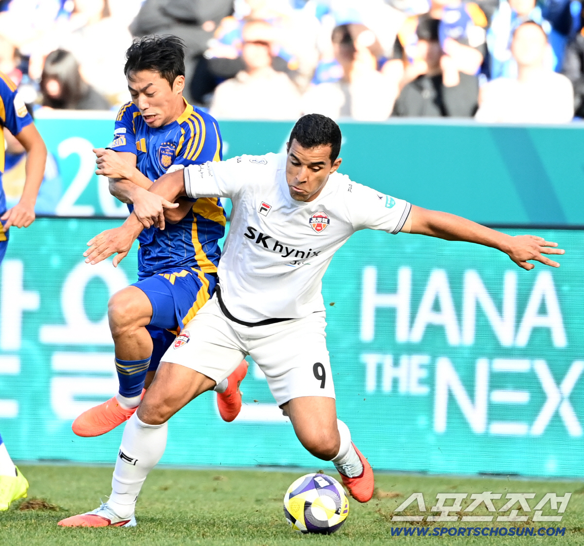 [포토] 유리 조나탄의 거침 없는 돌파