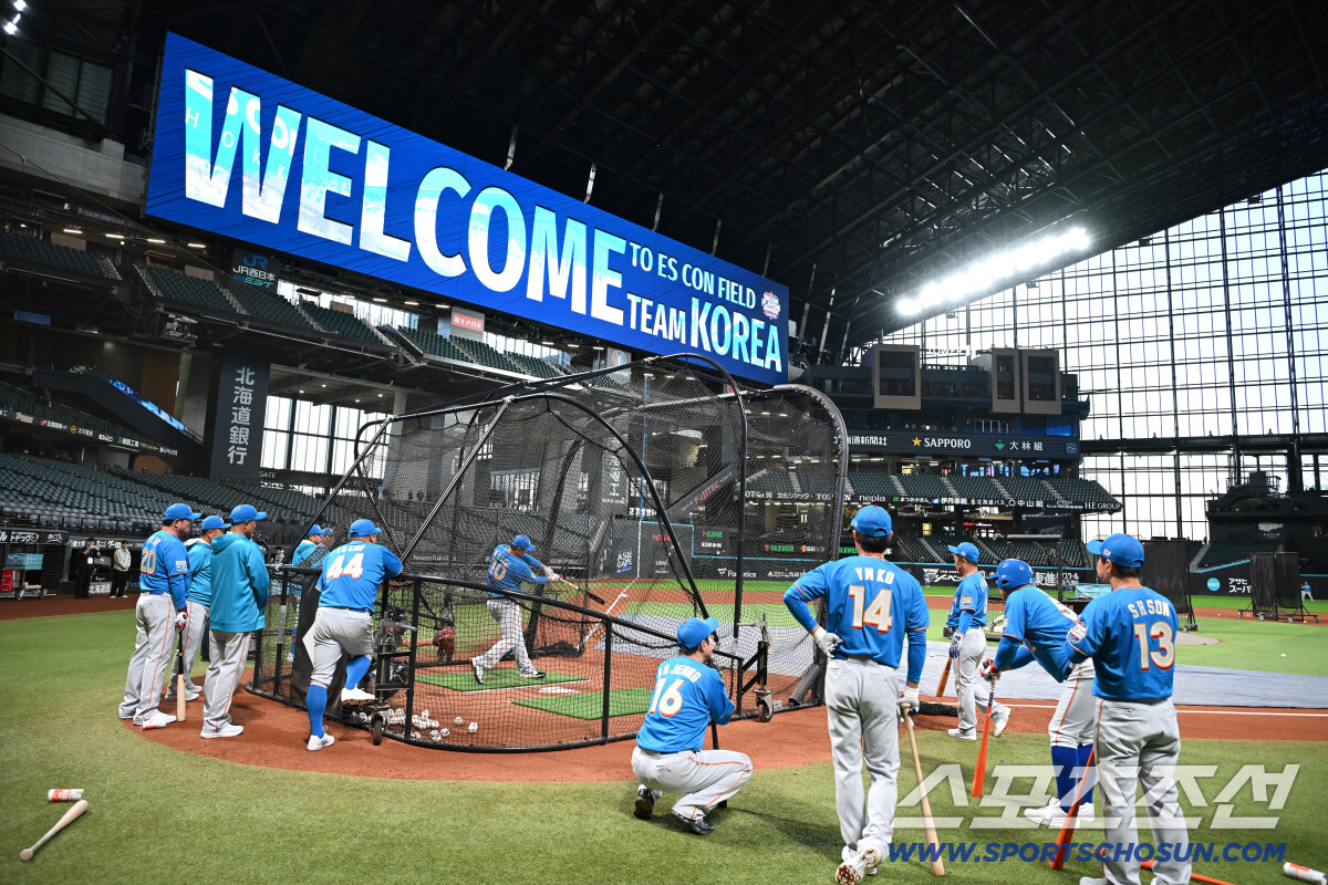 한일 드림 플레이어즈 게임에서 뭉친 '절친' 이대호-김태균 "작년 패배 …
