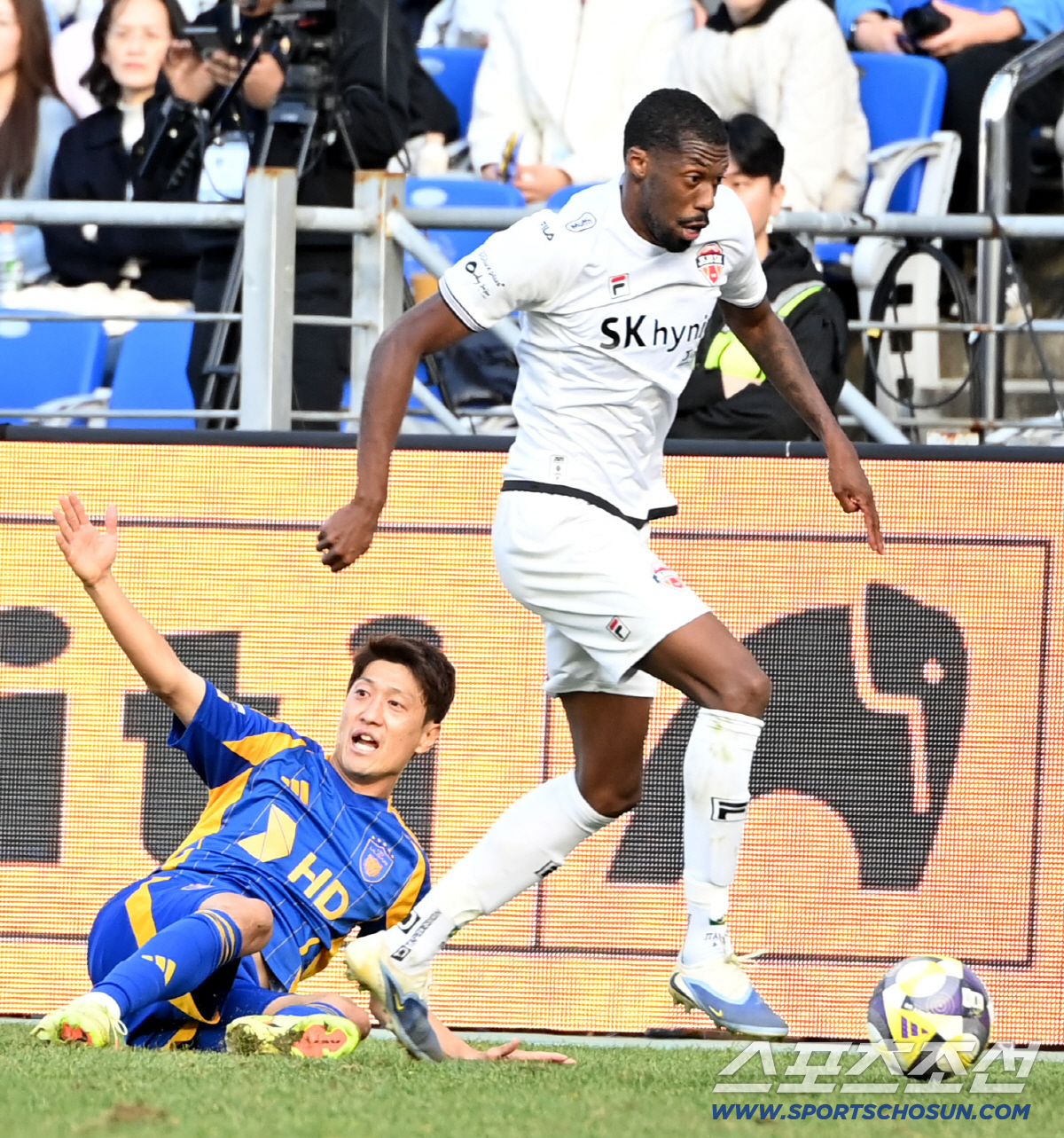 [포토] 이청용, 파울 안주나요?